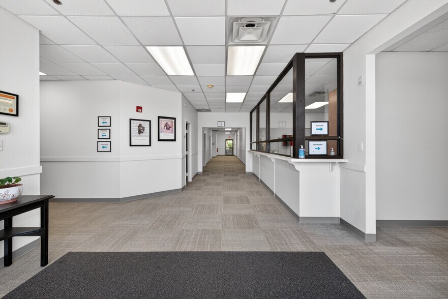 More Photos Of 3005 Lenora Church Rd, Snellville Office For Sale