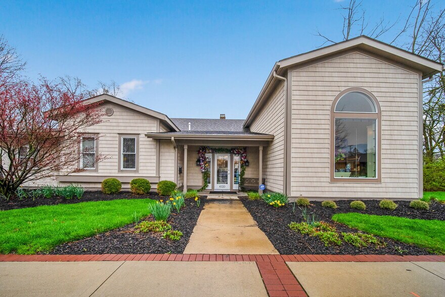 More Photos Of 4120 Main St, Hilliard Freestanding For Sale