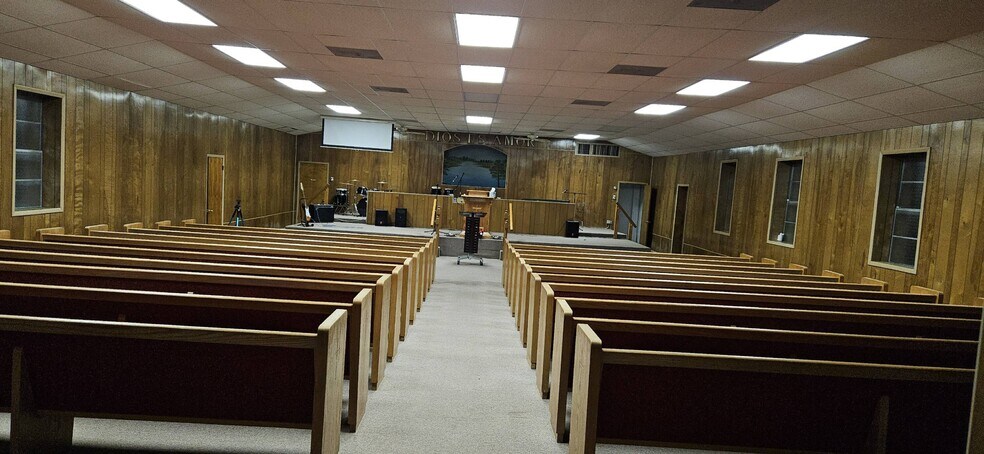 More Photos Of 532 N Travis St, De Leon Religious Facility For Sale