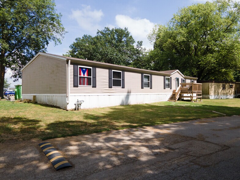 More Photos Of 1100 W Locust St, Canton Manufactured Housing Mobile Home Park For Sale