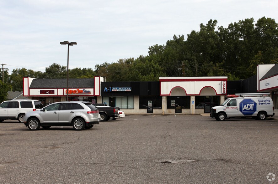 More Photos Of 31222-31270 Ecorse Rd, Romulus Freestanding For Lease
