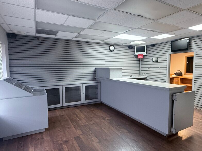 More Photos Of 416-424 W 25th St, Norfolk Freestanding For Sale