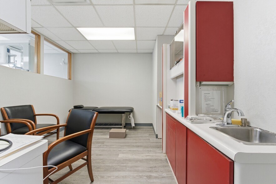 More Photos Of 1013 S Federal Blvd, Denver Office For Lease