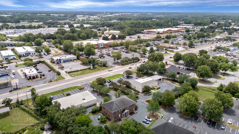 More Photos Of 634 Fairview Rd, Simpsonville Medical For Sale