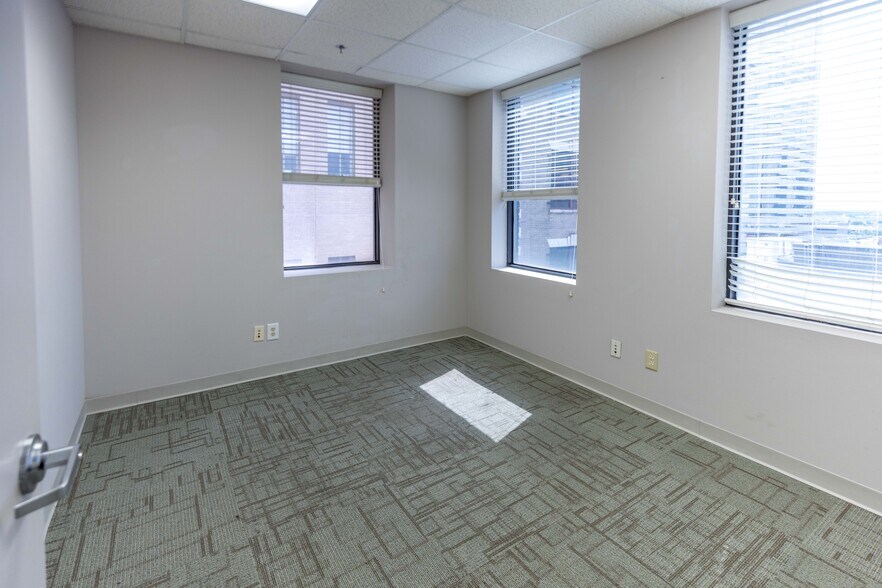 More Photos Of 118-120 W Adams St, Jacksonville Loft Creative Space For Lease