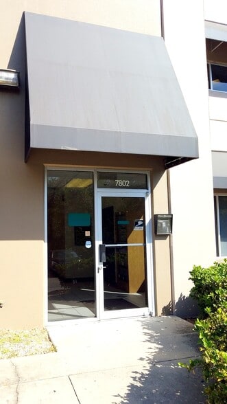 More Photos Of 7802 Kingspointe Pky, Orlando Office For Lease
