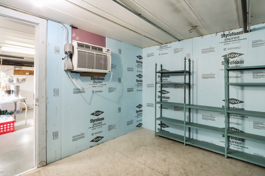 More Photos Of 111 S Fifth St, Walworth Fast Food For Sale