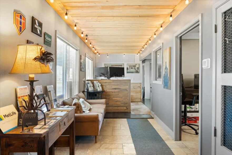 More Photos Of 4400 E Hwy 377, Granbury Office For Sale