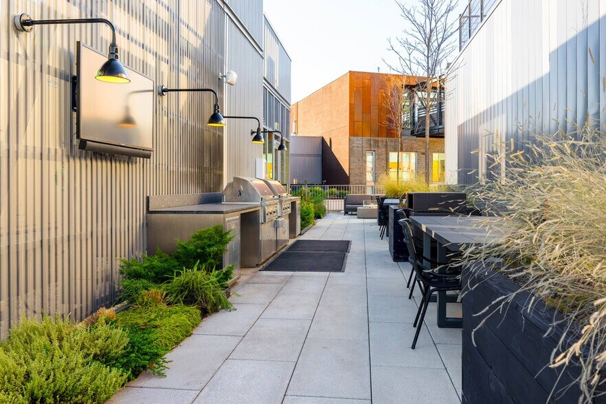 More Photos Of 901 W St NW, Washington Apartments For Lease