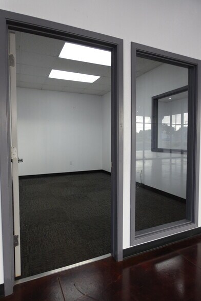 More Photos Of 905 N Harborth Ave, Three Rivers Auto Dealership For Lease