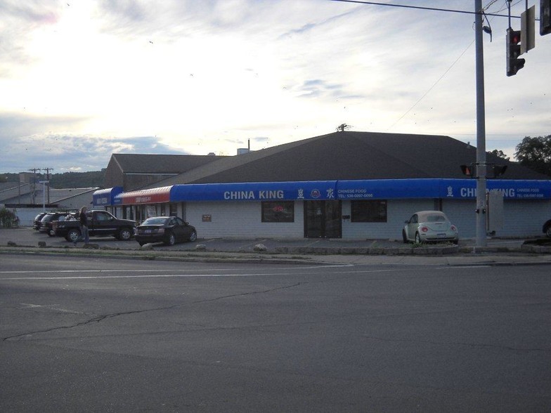 Primary Photo Of 203 Lake St, Penn Yan Storefront For Lease