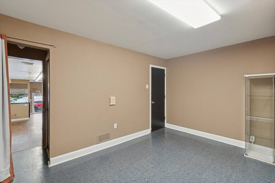 More Photos Of 1604 Ridge Ave, Philadelphia Apartments For Sale