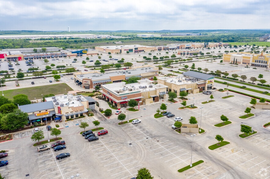 More Photos Of IH-35 @ Loop 306, New Braunfels Unknown For Lease