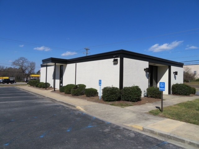 More Photos Of 2500 Charleston Hwy, Cayce Bank For Lease