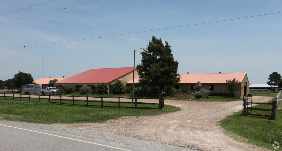 Primary Photo Of 707 Woods Rd, Brookshire Warehouse For Sale