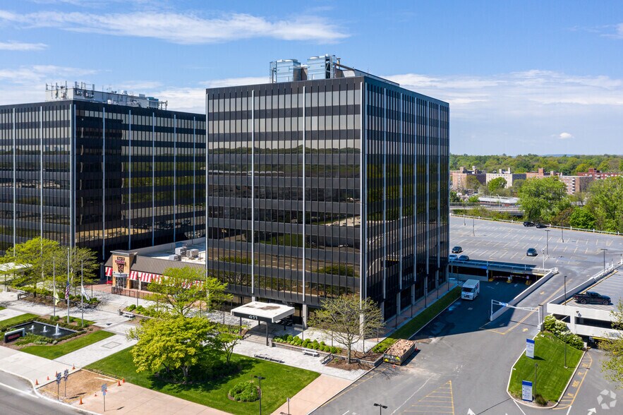 More Photos Of 411 Hackensack Ave, Hackensack Office For Lease