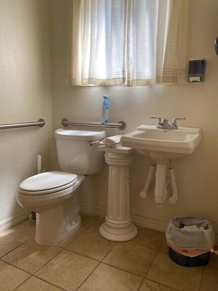 More Photos Of 5205 County Road 171, Wildwood Office For Sale