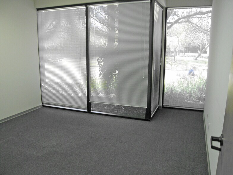 More Photos Of 5570 Skylane Blvd, Santa Rosa Office For Sale
