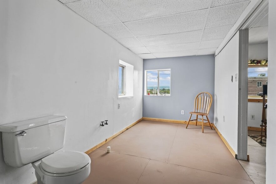 More Photos Of 111 Nott Ter, Schenectady Auto Repair For Sale