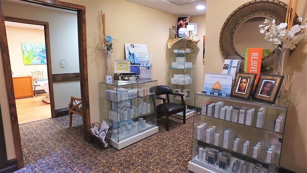 More Photos Of 130 E Hillcrest St, Orlando Medical For Sale