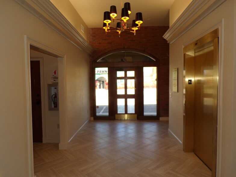 More Photos Of 902 S Florida Ave, Lakeland Office For Lease