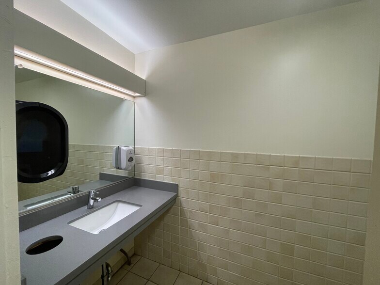 More Photos Of 117-121 Paul Dr, San Rafael Medical For Lease