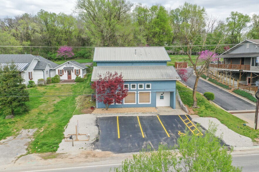 More Photos Of 4114 S Lone Pine Ave, Springfield Office Residential For Sale