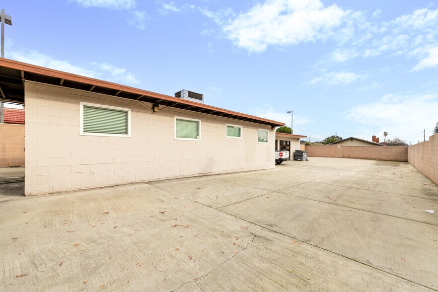 More Photos Of 5604-5608 Rosemead Blvd, Temple City Storefront Retail Residential For Sale