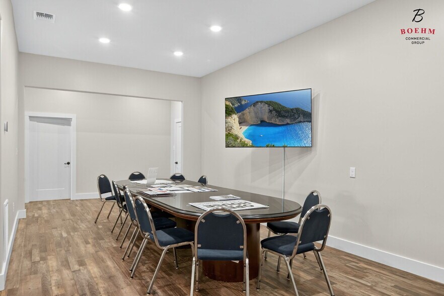 More Photos Of 32840 IH-10 W, Boerne Office For Lease