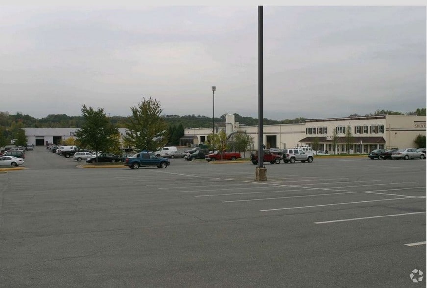 More Photos Of 6295 Edsall Rd, Alexandria Unknown For Lease