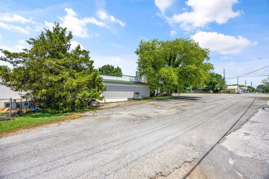 More Photos Of 6710 Morganton Rd, Greenback General Retail For Sale