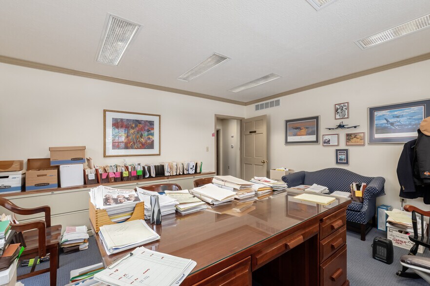More Photos Of 240 S 4th St, Coshocton Office For Lease