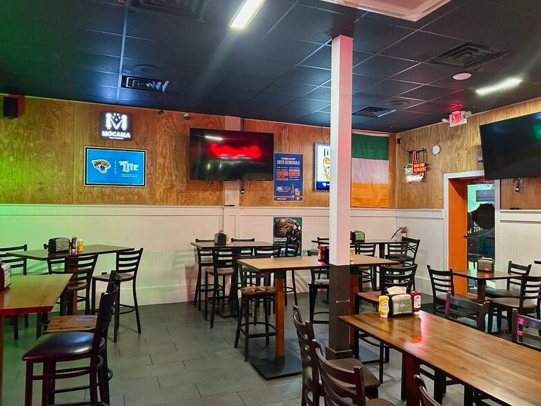 More Photos Of 320 S 8th St, Fernandina Beach Freestanding For Lease