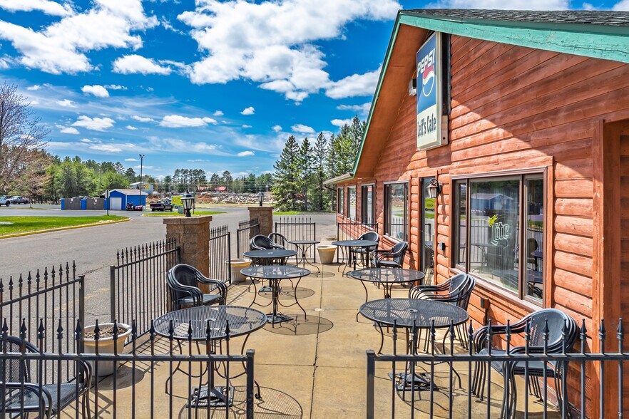 More Photos Of 904 N Railroad St, Eagle River Restaurant For Sale