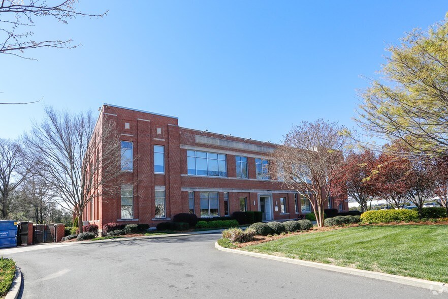 More Photos Of 2459 Wilkinson Blvd, Charlotte Loft Creative Space For Lease