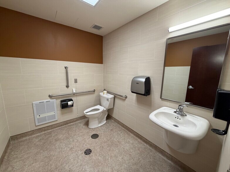 More Photos Of 1005 Harvard Ave, Bethlehem Medical For Lease