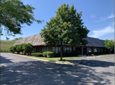 More Photos Of 28085 N Ashley Cir, Libertyville Medical For Lease