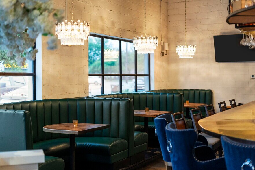 More Photos Of 1344 Yale St, Houston Restaurant For Sale