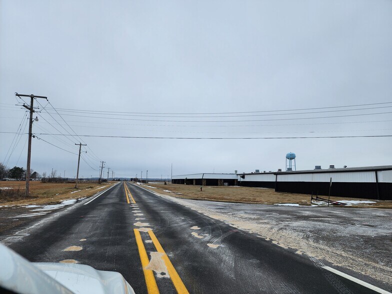 More Photos Of 7301 Victory Blvd, Newport Warehouse For Sale