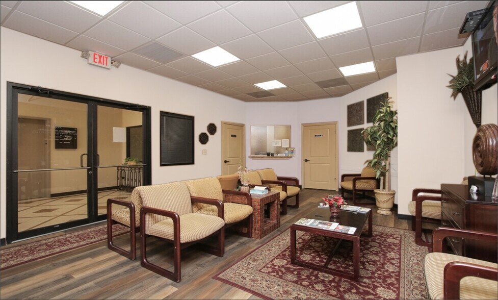 More Photos Of 13323 Dotson Rd, Houston Medical For Lease