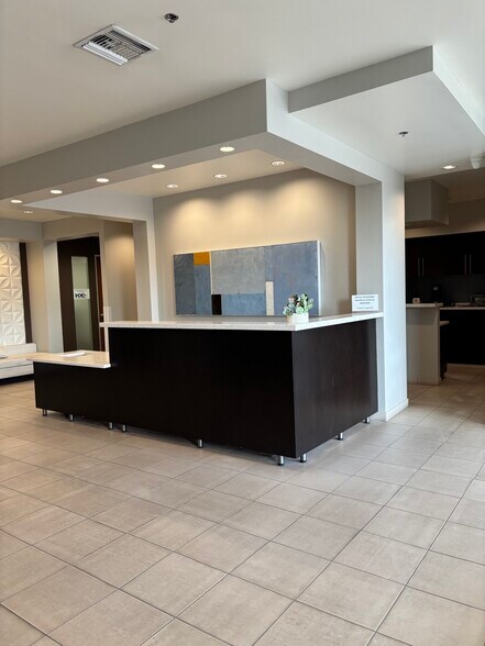 More Photos Of 34406 N 27th Dr, Phoenix Office Residential For Lease