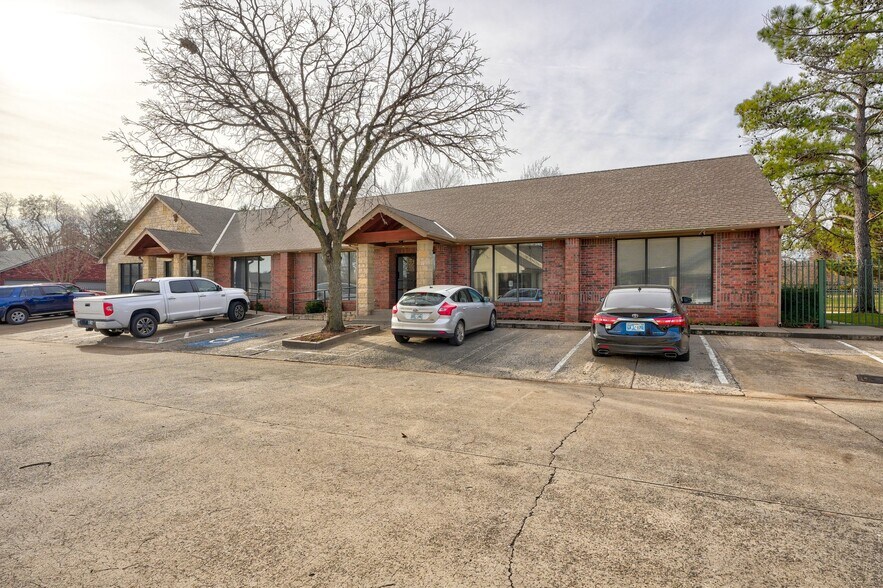 More Photos Of 4832 Richmond Square Dr, Oklahoma City Office For Sale