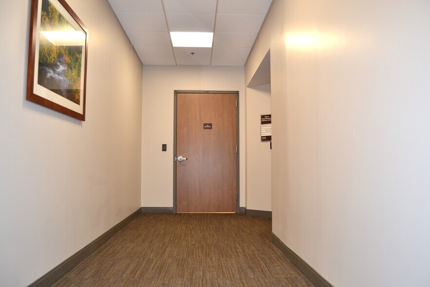 More Photos Of 2 Hospital Plz, Old Bridge Medical For Lease