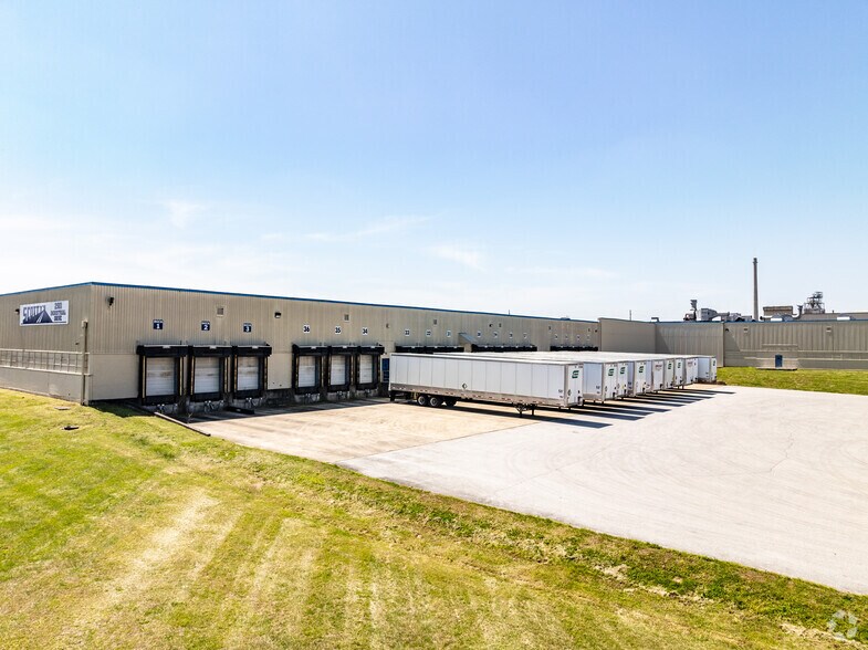 More Photos Of 2901 Industrial Dr, Bowling Green Distribution For Lease