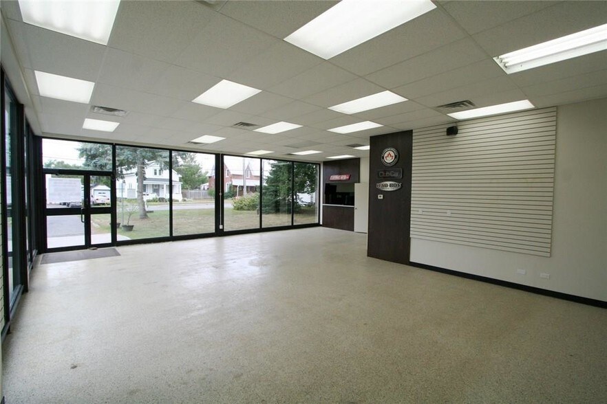 More Photos Of 12348 County Rd 18, South Dundas Freestanding For Lease