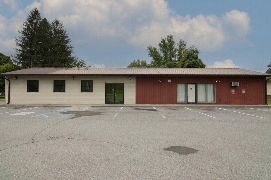 Primary Photo Of 1931 Alta Dr, Alderson General Retail For Sale