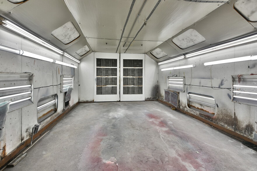 More Photos Of 601 W Fisher St, Philadelphia Warehouse For Sale