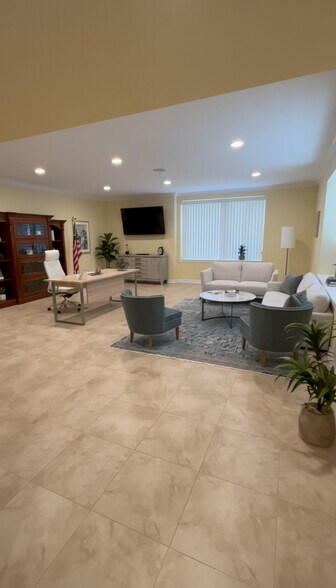 More Photos Of 918 Oak Glen Dr, Houston Industrial For Lease