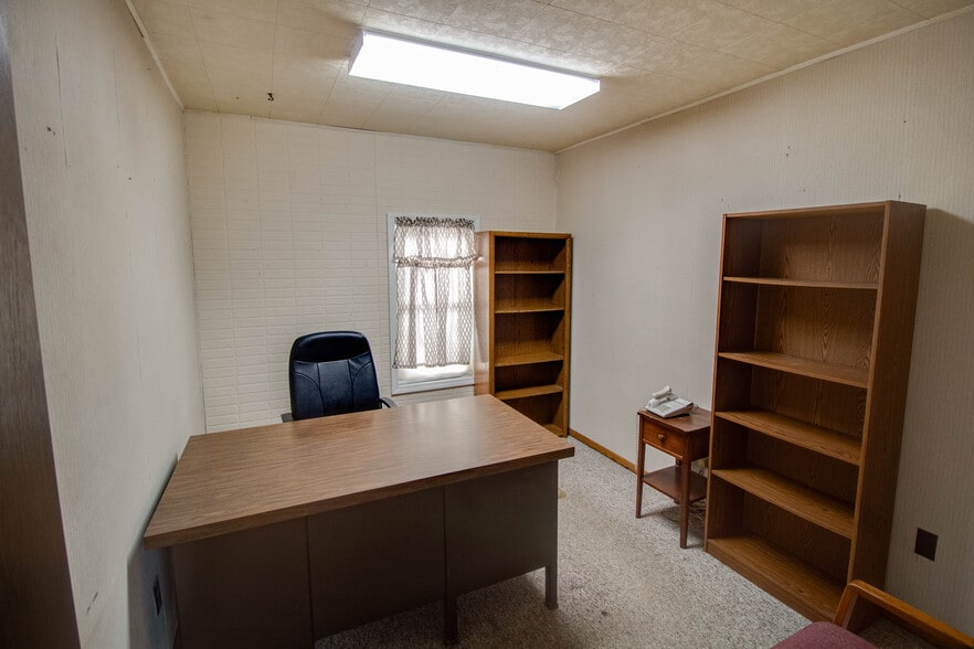 More Photos Of 344 St Louis ave, East Alton Office For Sale