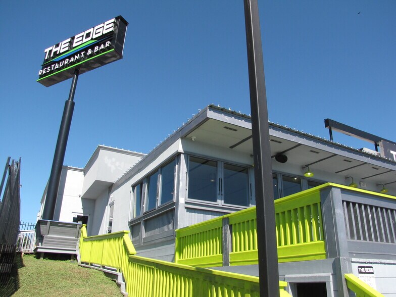 More Photos Of 15659 Marina Dr, Montgomery Restaurant For Sale